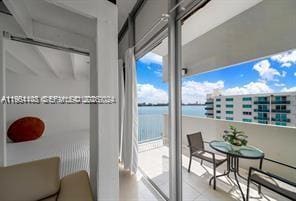 Foto del edificio - 7545 E Treasure Dr