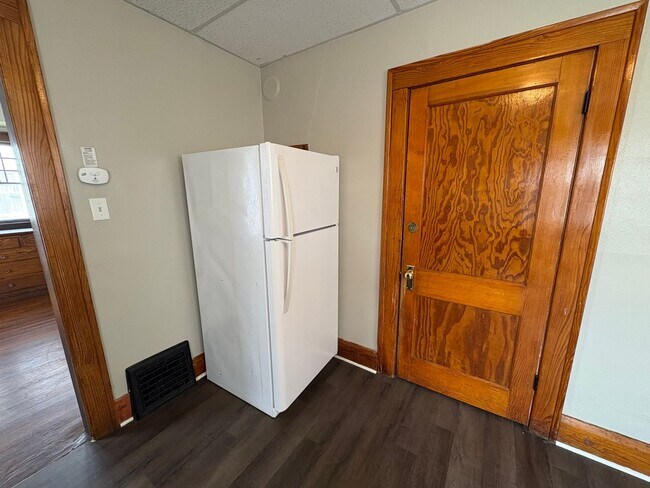 Foto del edificio - Spacious 3 Bedroom Home on Sylvania for Rent