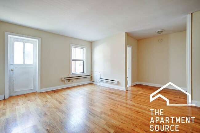 Building Photo - 1347 N Dearborn St