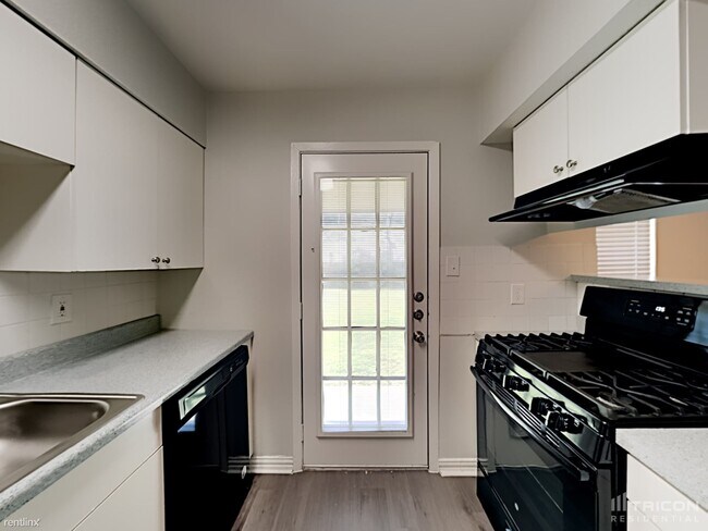 Foto del edificio - 902 Woodbrook St