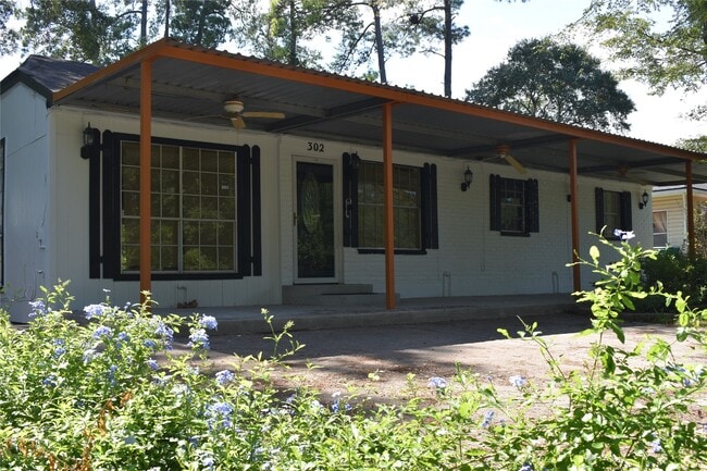 Building Photo - 302 Arrowhead Dr