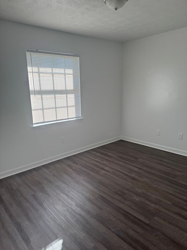 Foto del edificio - 3210 Brookside Dr NW