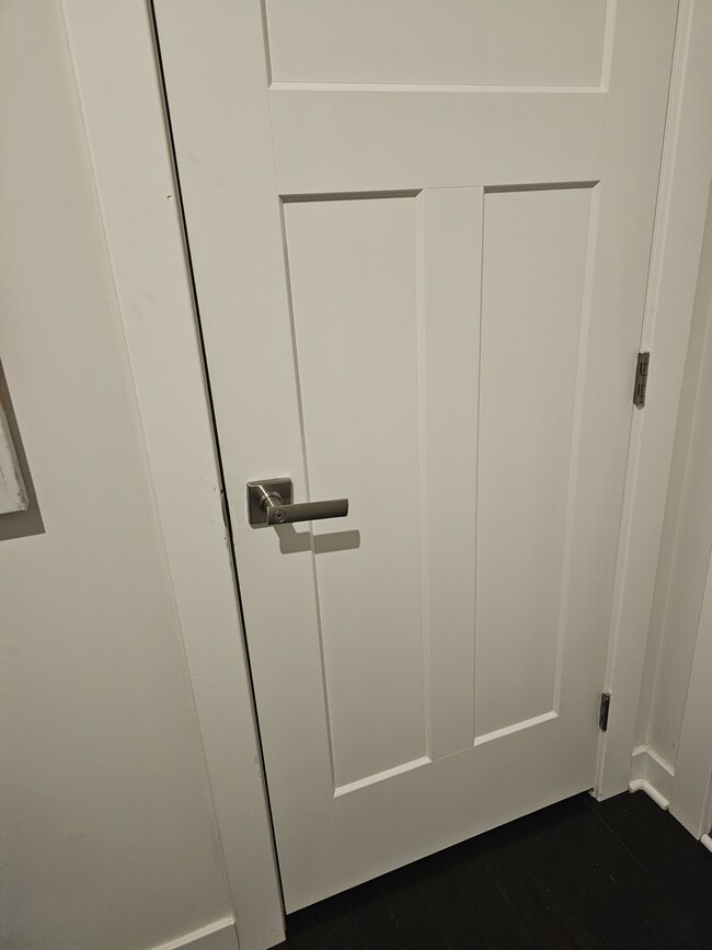 apartment entry door - 5041 Montview Way