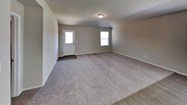 Building Photo - Very Nice 4 bedroom 2 bath home in Yukon schools