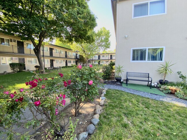 Foto del edificio - 2512 Edison Avenue - Oak Plaza
