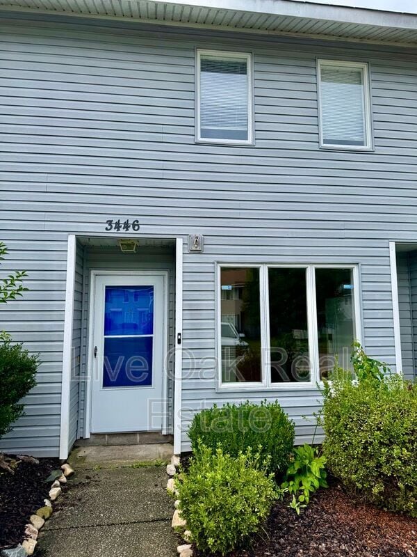 Building Photo - 3446 Bruin Dr