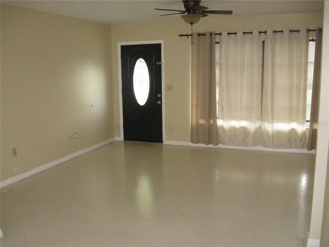 Building Photo - 115 E Seminole Dr