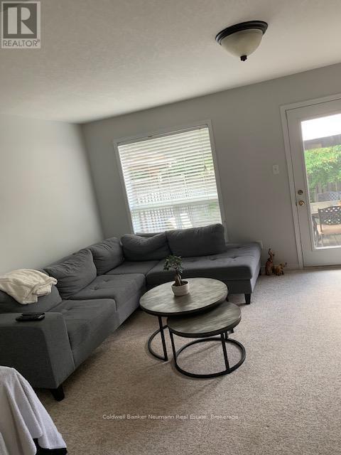 Building Photo - 147 Gosling Gardens