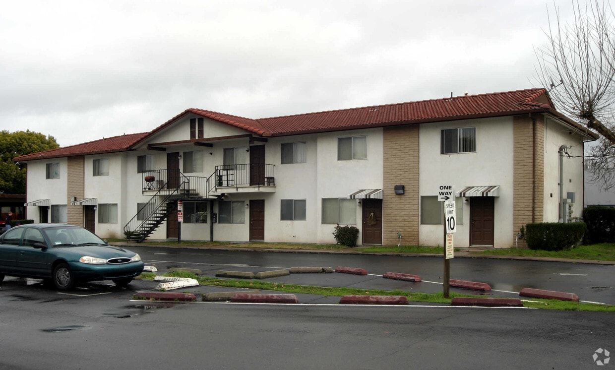 Building Photo - Wayside Villa