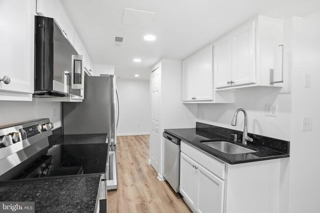 Foto del edificio - 335 Charred Oak Ct