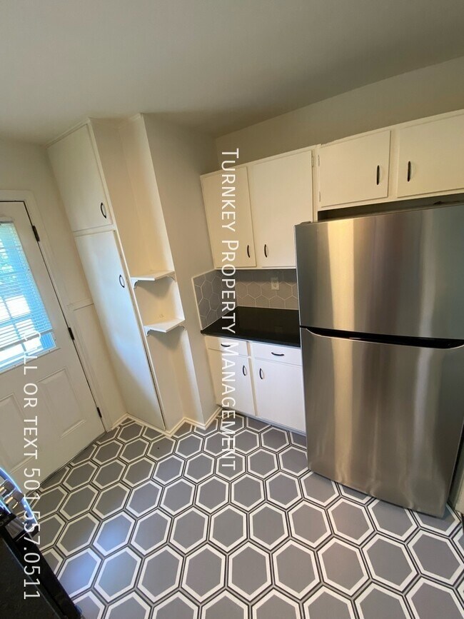 Foto del edificio - Great new Apartment in MacArthur Park Area...