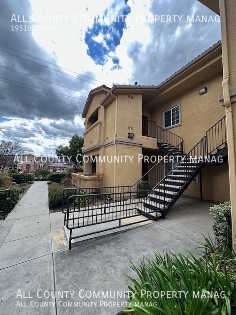 Building Photo - 41410 Juniper St