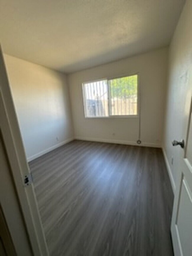 Building Photo - Comfortable Duplex 2Beds 2Bath Convenient ...