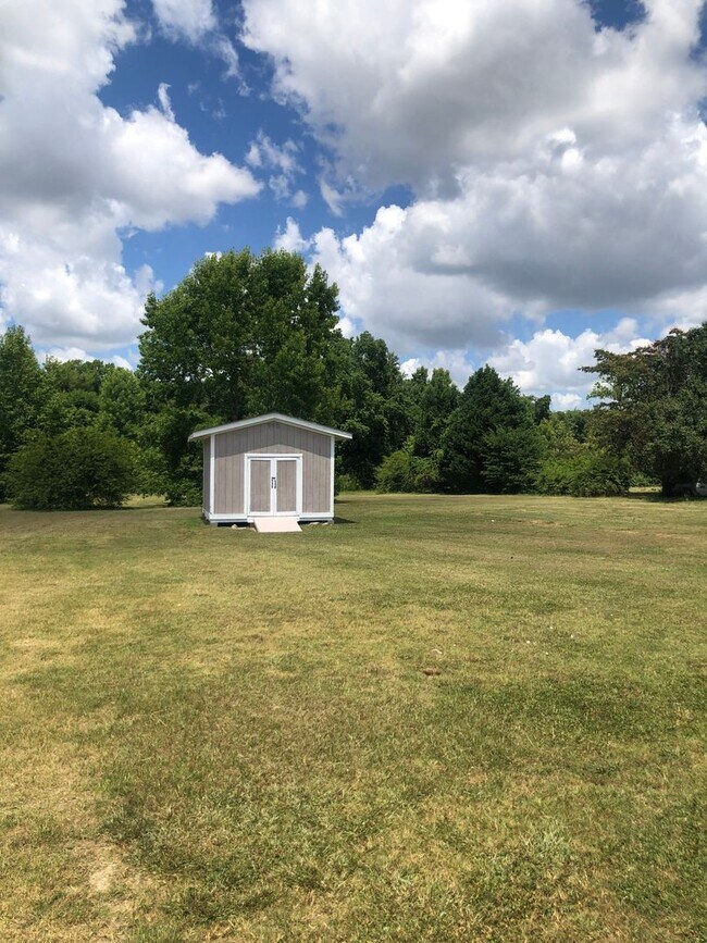Building Photo - 113 River Run Rd