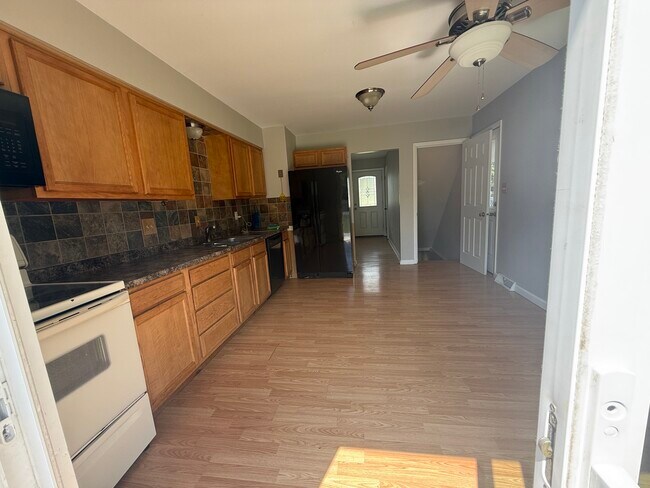 Kitchen - 3399 Clime Rd