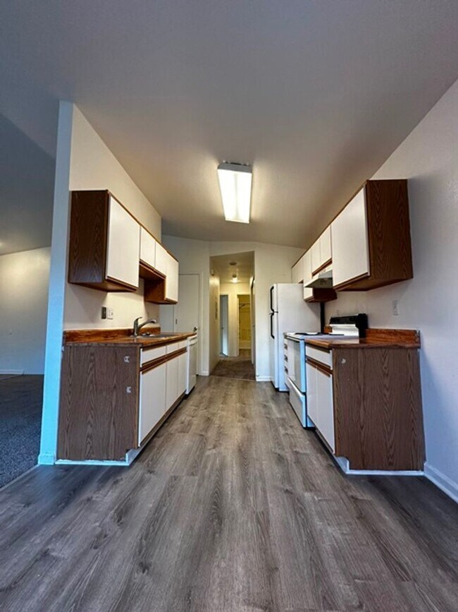 Foto del edificio - 2 bedroom duplex