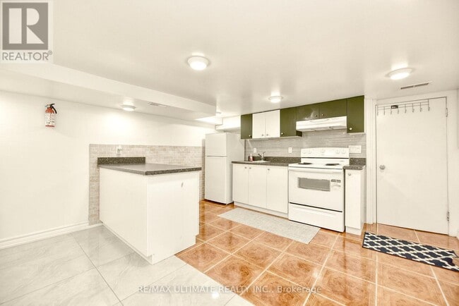 Building Photo - 433 Symington Ave