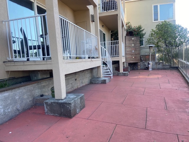 Building Photo - 553 Merritt Ave