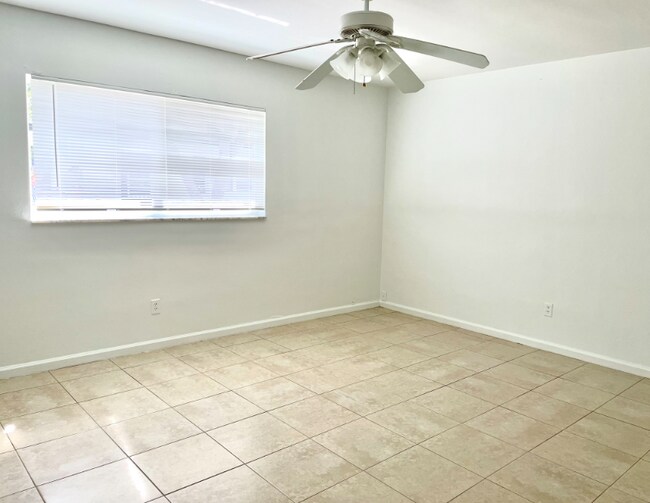 Foto del edificio - 623 92nd Ave N