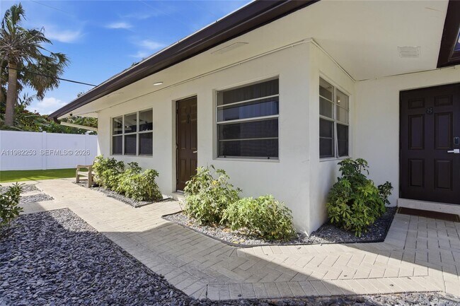 Foto del edificio - 1301 NE 16th Terrace