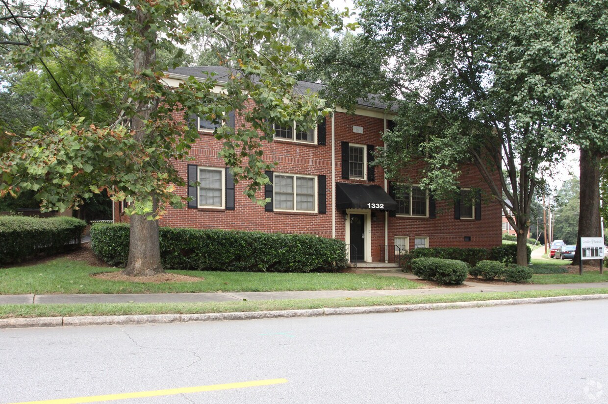 Primary Photo - 1332 Euclid Ave