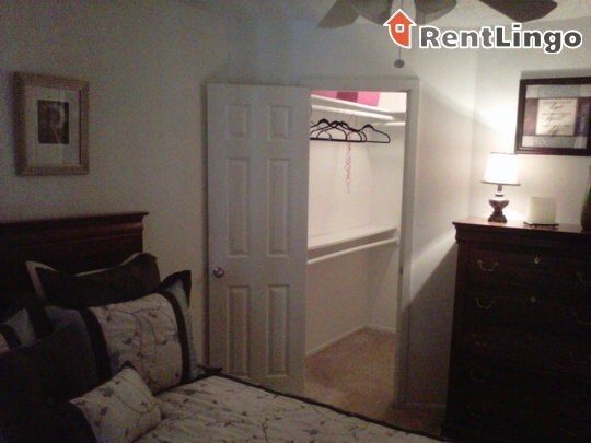 Foto principal - 6767 Bennington St