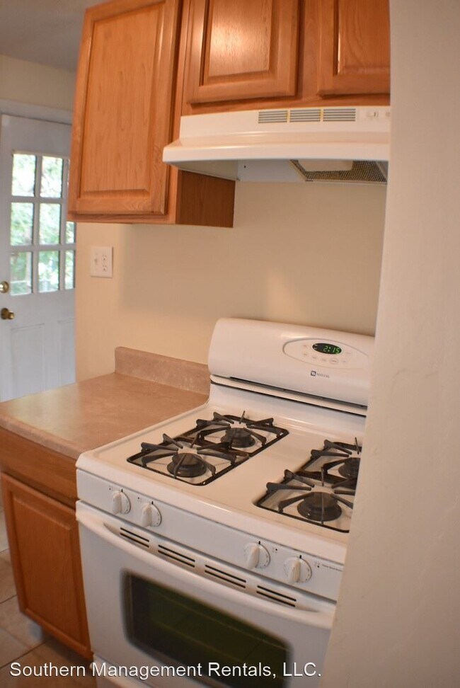 Building Photo - 2 br, 1 bath House - 830 Tioga St