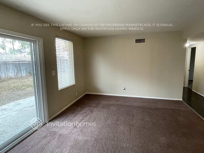 Building Photo - 2105 Lysander Ave