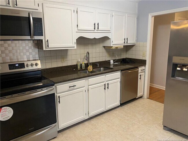 Foto del edificio - 1728 Empress Ln