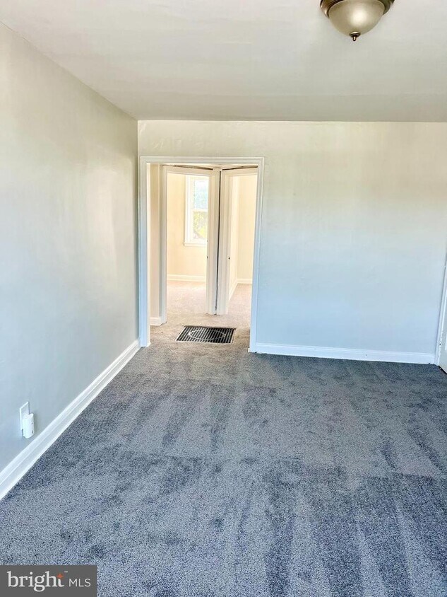 Foto principal - 7245 Holabird Ave