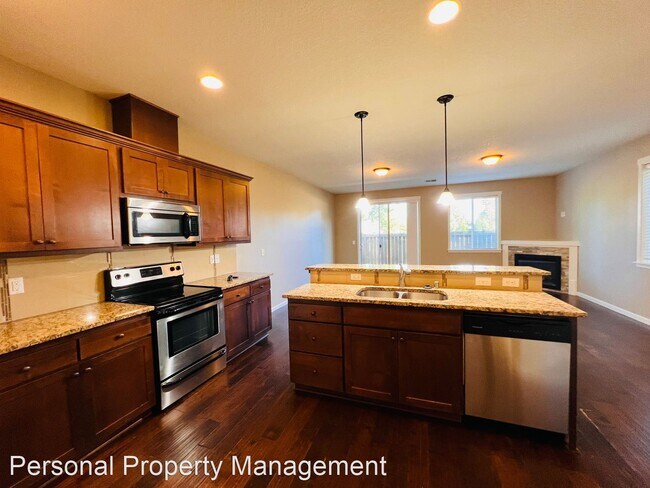 Foto del edificio - 3 br, 2.5 bath House - 13018 NE 28th Way