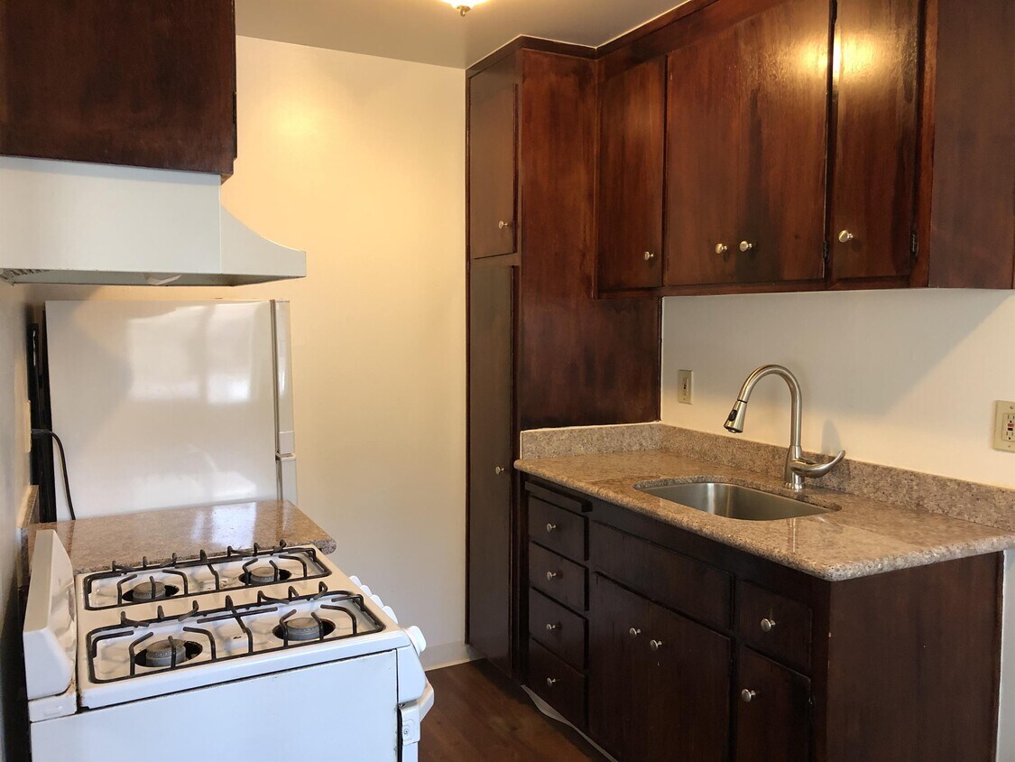 Foto principal - 3621 Dimond Ave