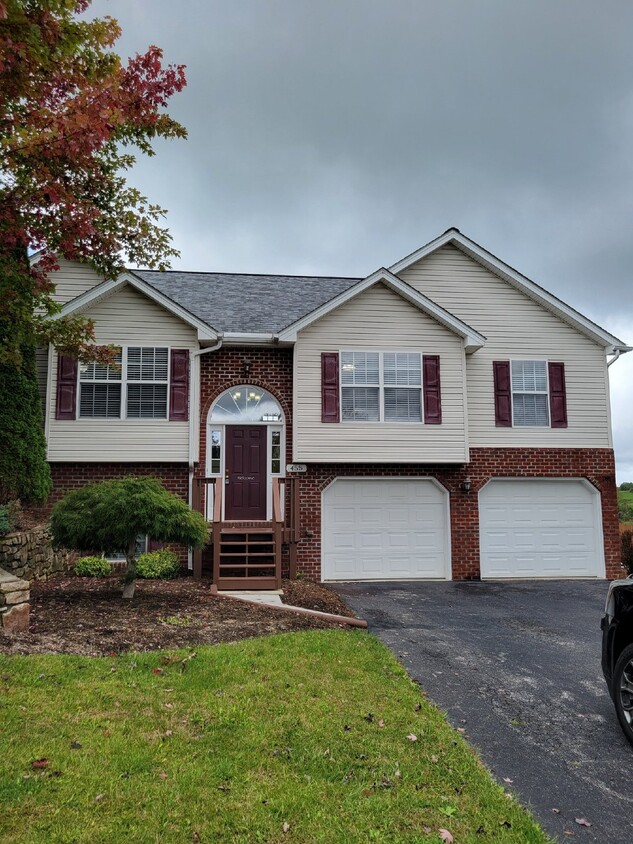 Foto principal - Lovely Home in Christiansburg