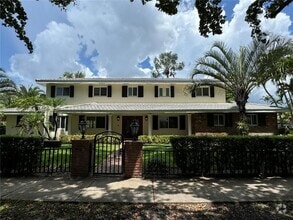 Building Photo - 13250 SW 72nd Ave
