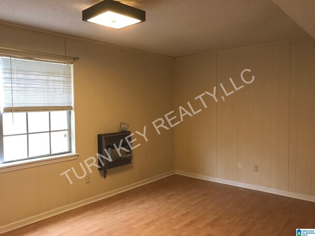 Foto del edificio - 2548 Janice Cir NE