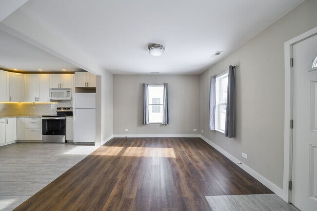 Foto del edificio - 825 Albert Ave