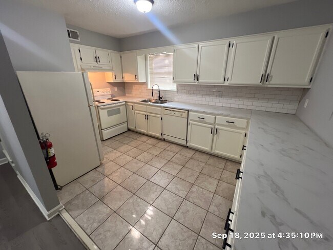 Foto del edificio - 34 N Idlewild St