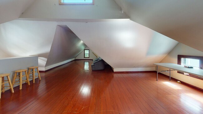 Foto del edificio - 522 12th Ave SE