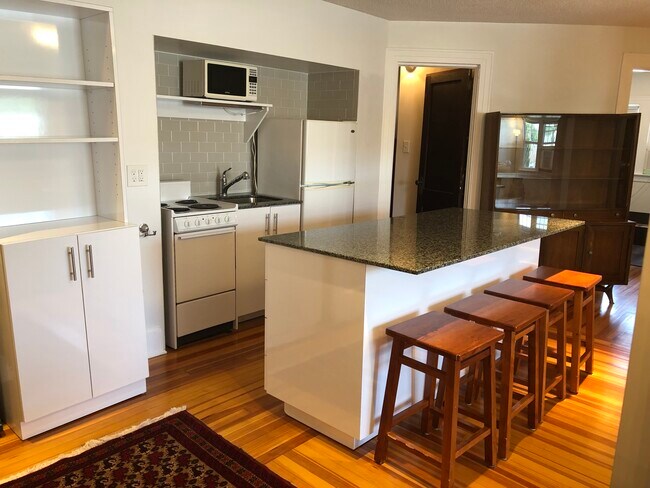 Cocina 1 - 86 Lancaster Rd