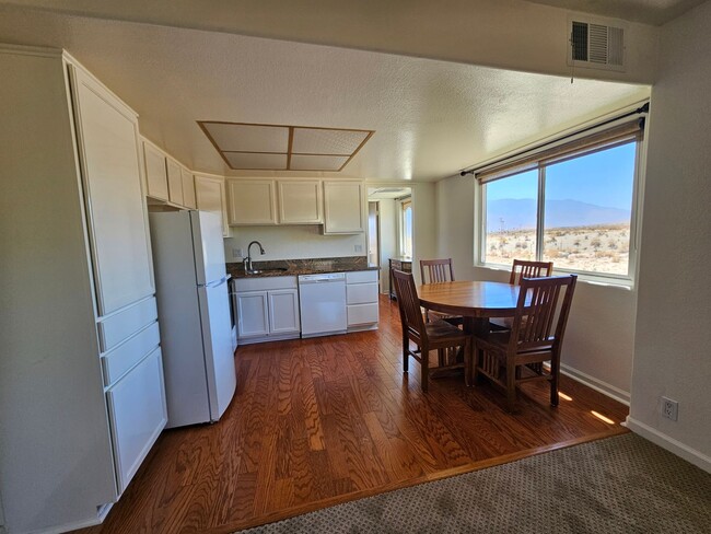 Foto del edificio - ADORABLE 1 BED/1 BATH CONDO