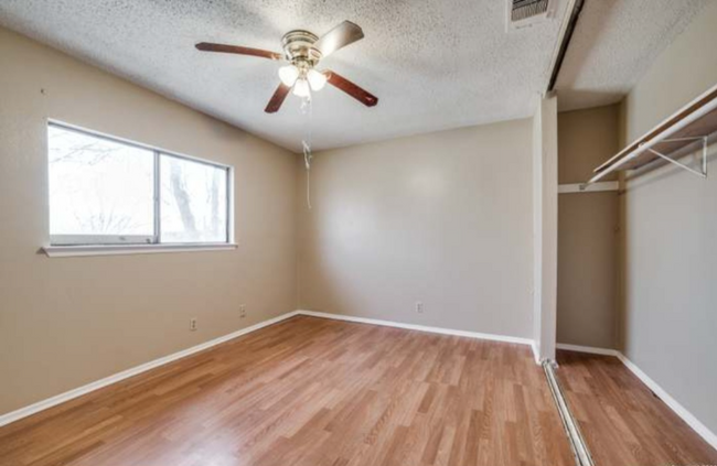 Building Photo - 4030 Comanche Sunrise