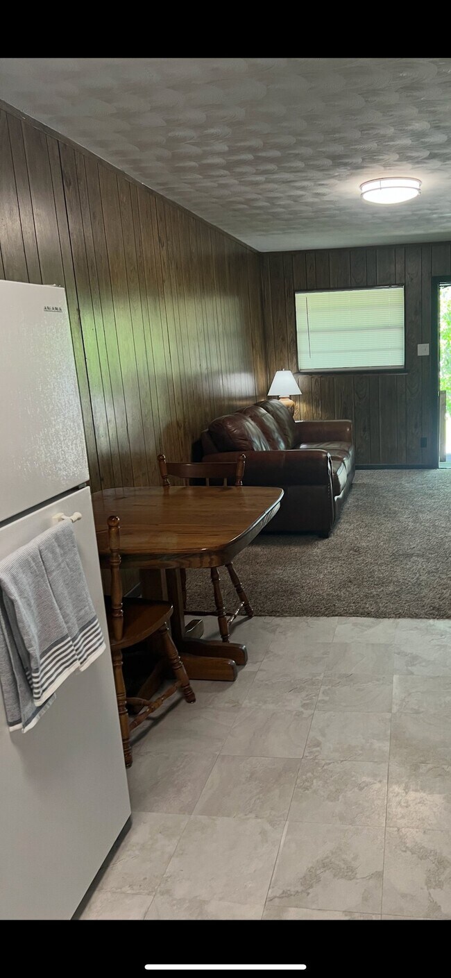 Foto del edificio - 1708 Holloman Dr