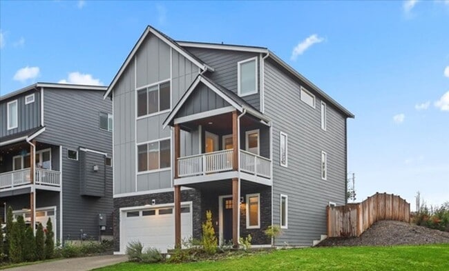 Building Photo - Beautiful and Spacious 5 Bedroom Home Air-...