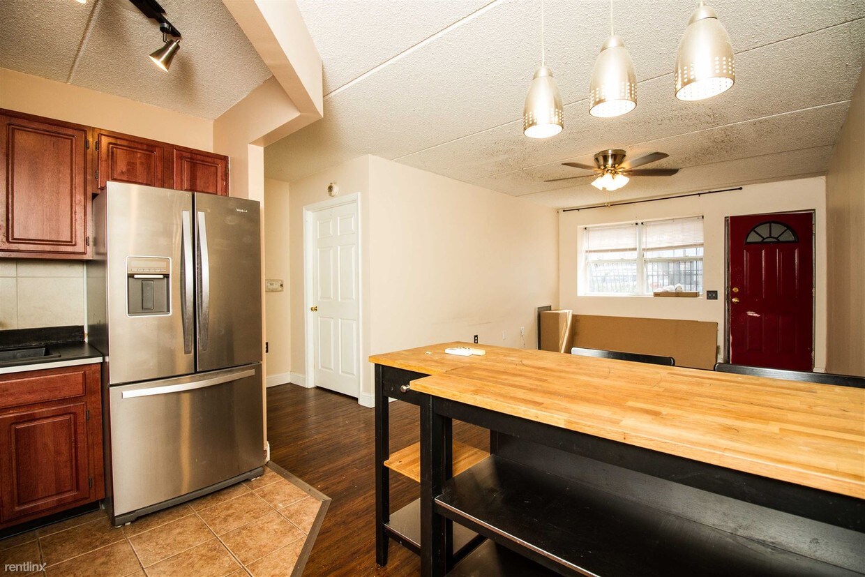 2 br, 1 bath - 163 Cornelia St - 2 br, 1 bath  - 163 Cornelia St