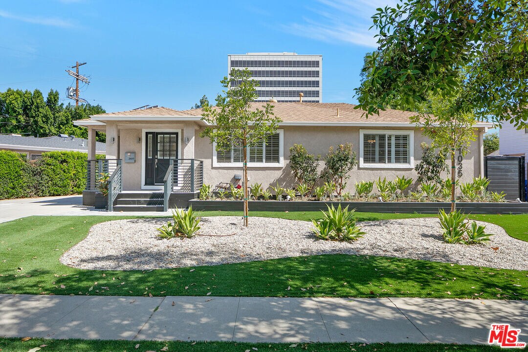 Primary Photo - 21037 Costanso St