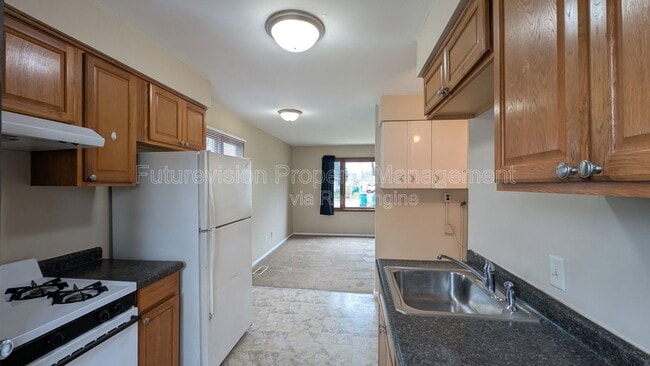 Building Photo - 302 St Jude Ave