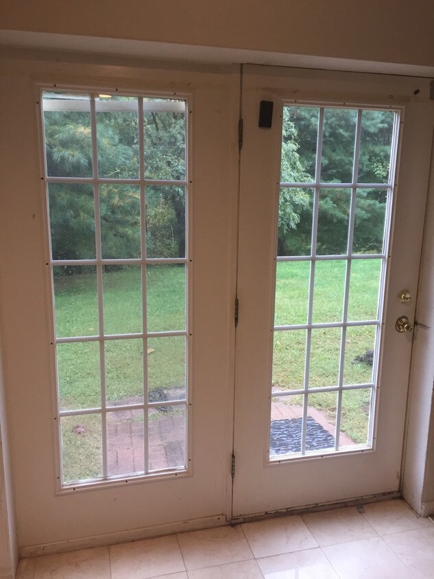 Entry door 1B - 4300 Stablemere Ct