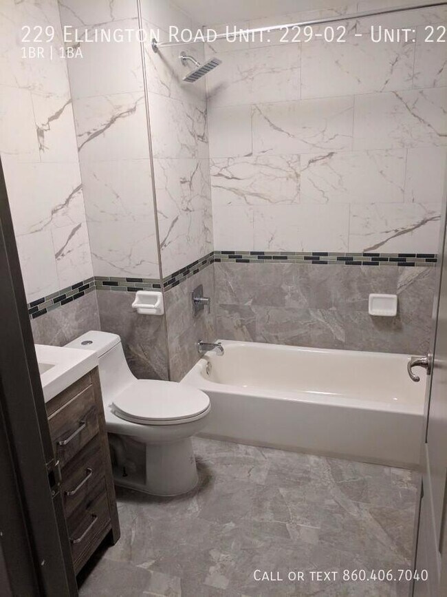 Foto del edificio - 229 Ellington Rd