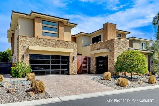 Foto del edificio - 64 Grey Feather Dr