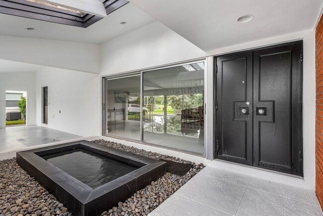 Building Photo - 900 Marble Way